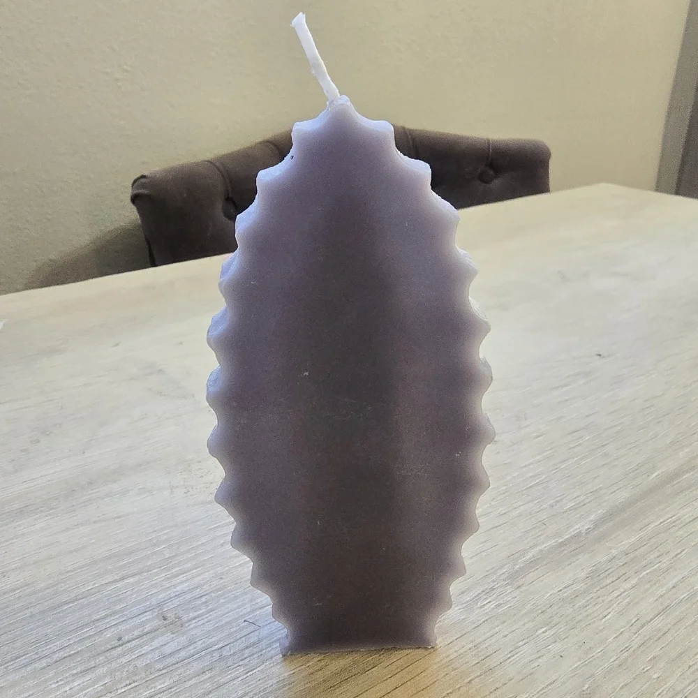 Premium Metallic Virgen de Guadalupe – 100% Beeswax (2.5 oz)